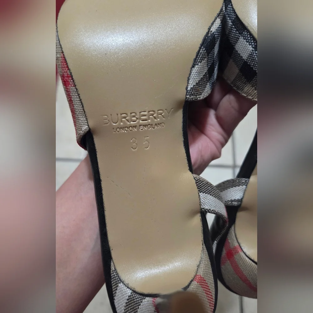 NWOT! Burberry Checked Pointed-Toe Slingback Pumps in Beige and Black - Picture 4 of 9